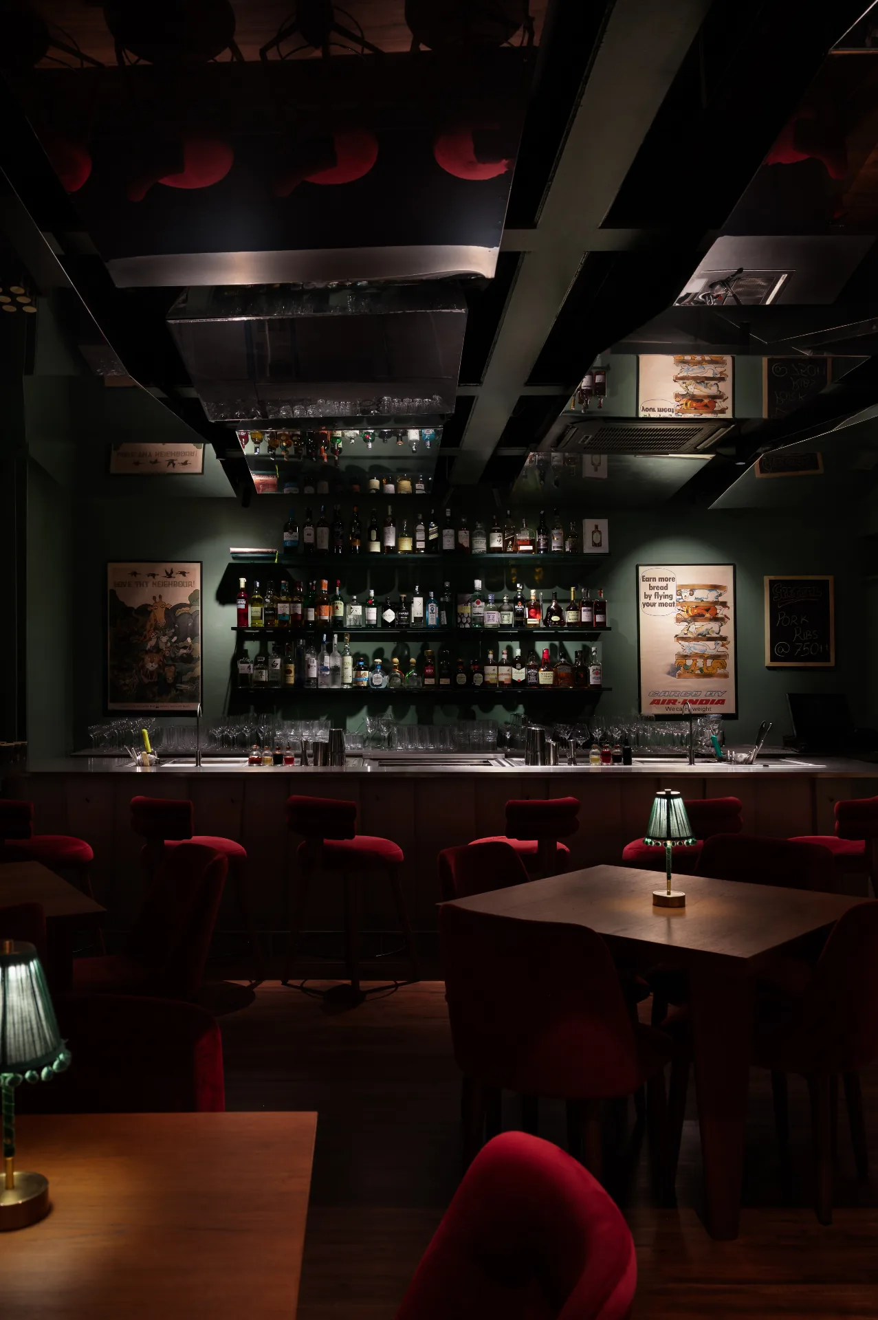 Cameo Bar, dining room facing the back bar