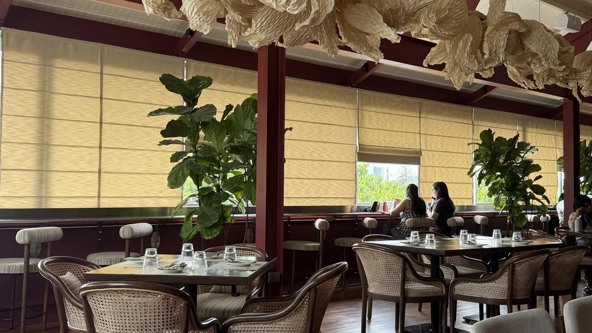 Bistro Cameo, detail