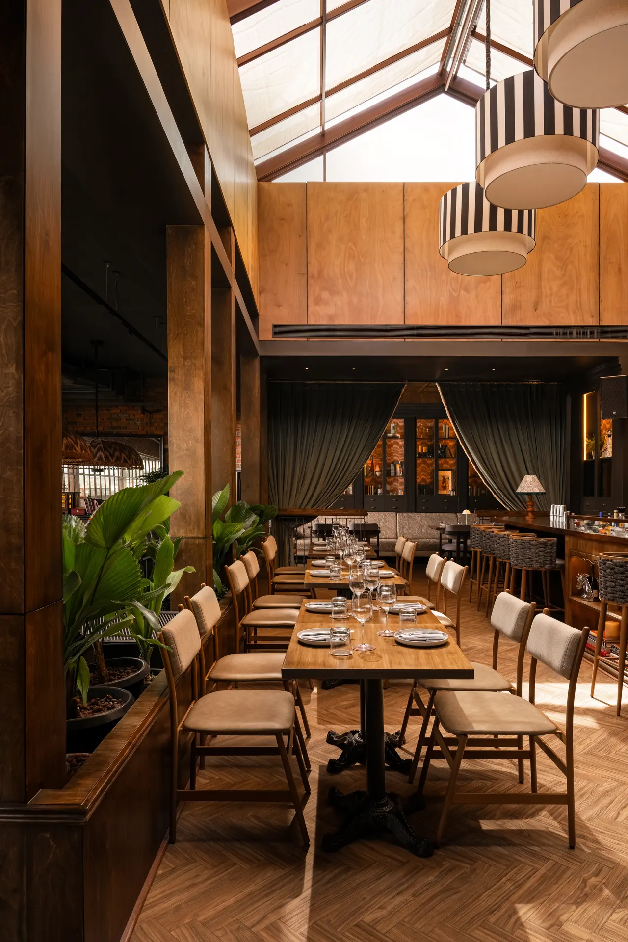 Una Hacienda, plating