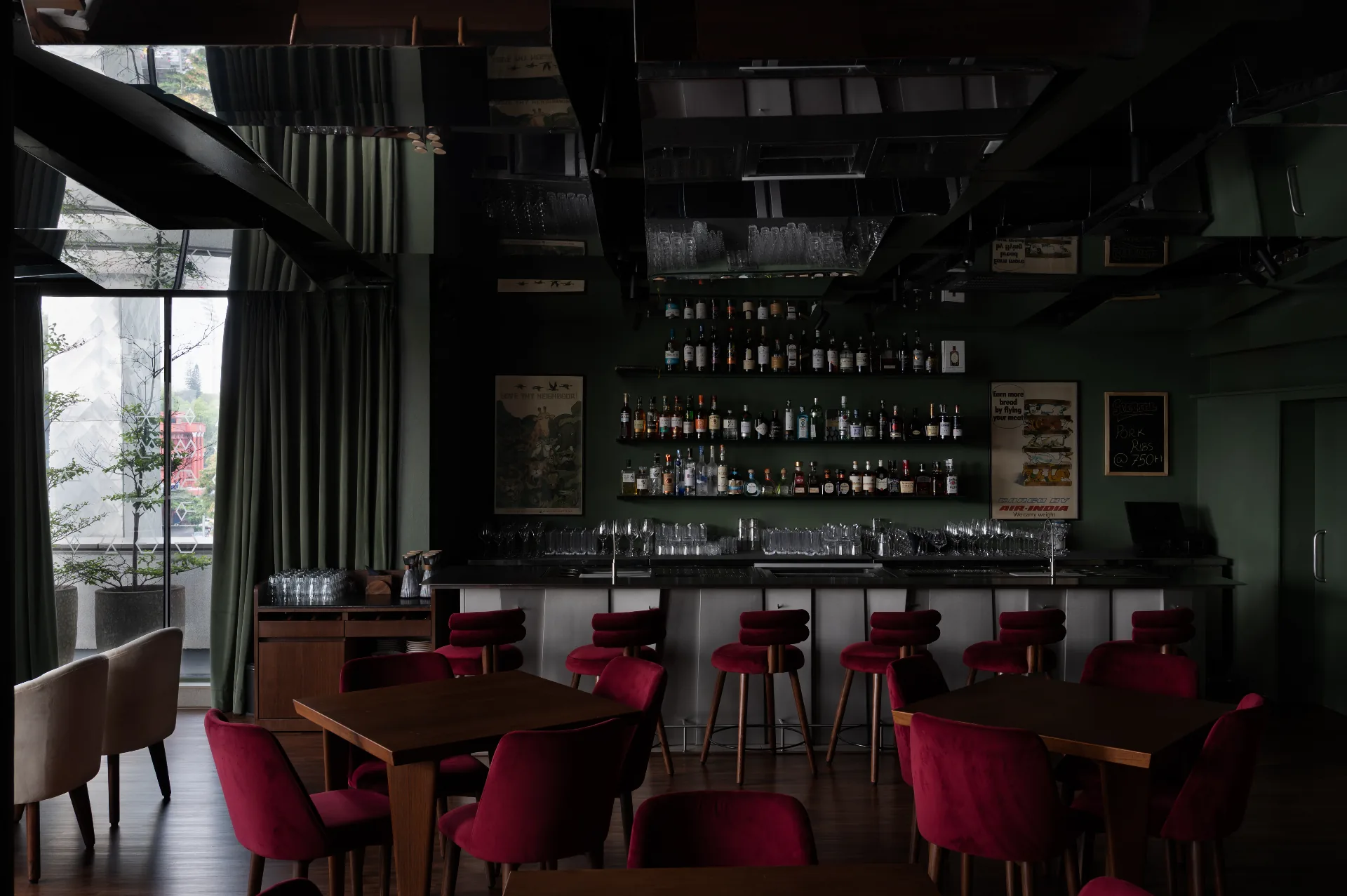 Bar Cameo